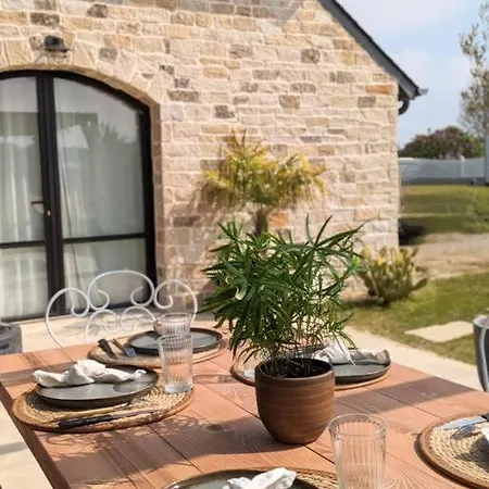 Villa Vue -5 Mn Des Plages - Grand Jardin-cuisine D'ete- 4 *