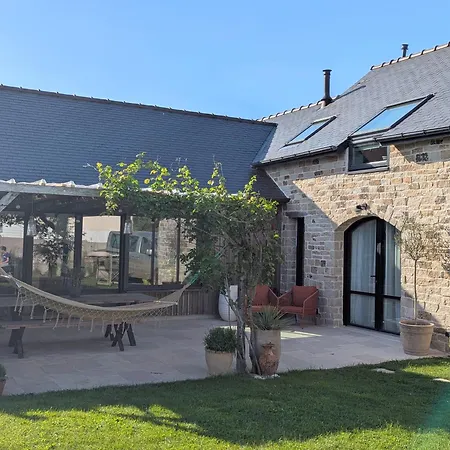 Vue -5 Mn Des Plages - Grand Jardin-cuisine D'ete- 4 *